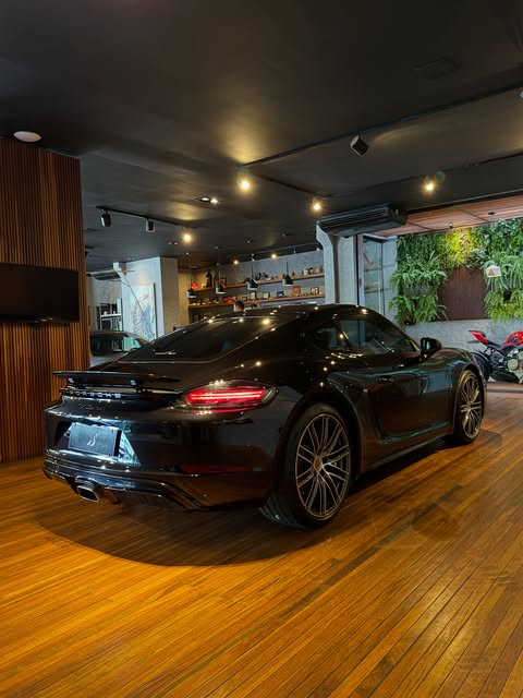 PORSCHE 718 CAYMAN 2.0 TURBO - Imagem 7