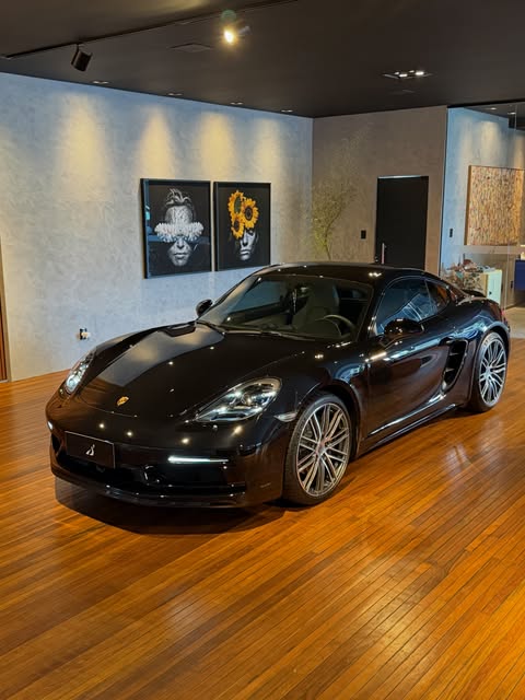 PORSCHE 718 CAYMAN 2.0 TURBO - Imagem 8