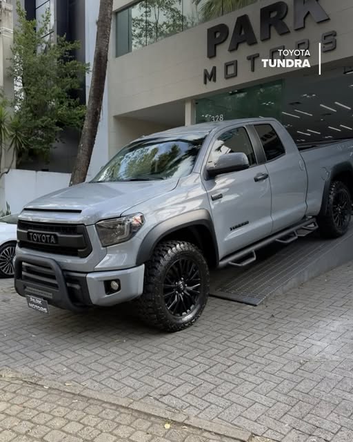 TOYOTA TUNDRA TRD PRO - Imagem 1