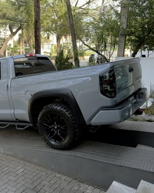 TOYOTA TUNDRA TRD PRO - Imagem 7