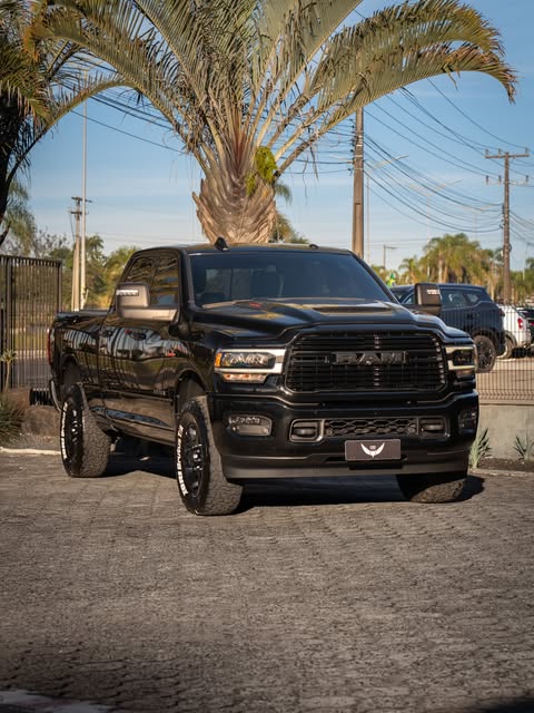 RAM 2500 LARAMIE NIGHT EDITION - Imagem 2