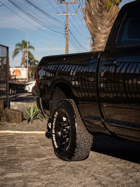 RAM 2500 LARAMIE NIGHT EDITION - Imagem 12