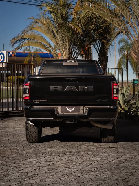 RAM 2500 LARAMIE NIGHT EDITION - Imagem 16