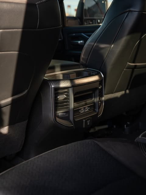 RAM 2500 LARAMIE NIGHT EDITION - Imagem 17