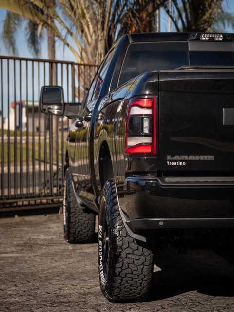 RAM 2500 LARAMIE NIGHT EDITION - Imagem 18