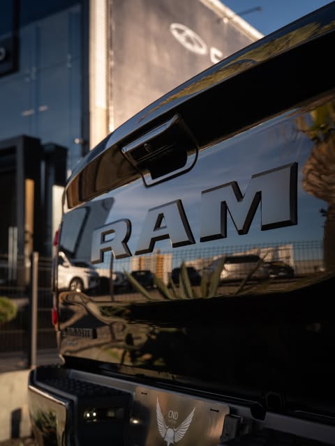 RAM 2500 LARAMIE NIGHT EDITION - Imagem 20