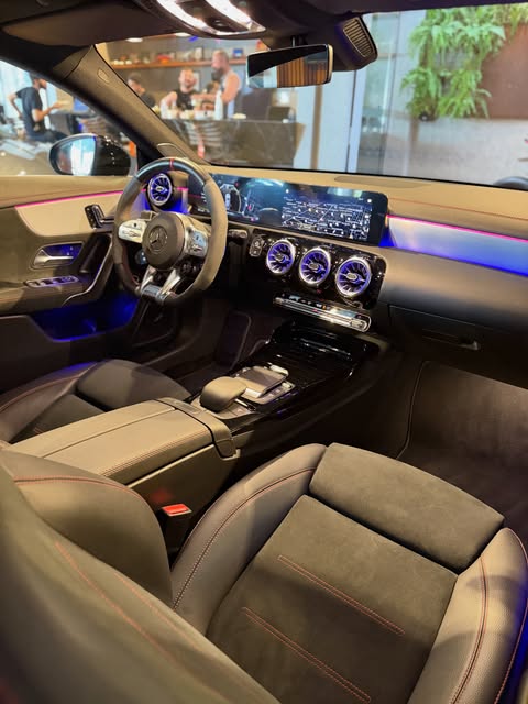 MERCEDES-BENZ CLA 45S AMG - Imagem 12