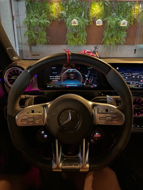 MERCEDES-BENZ CLA 45S AMG - Imagem 18