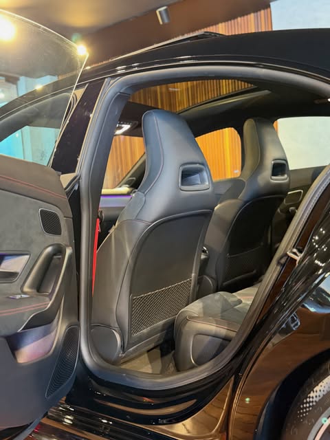 MERCEDES-BENZ CLA 45S AMG - Imagem 9