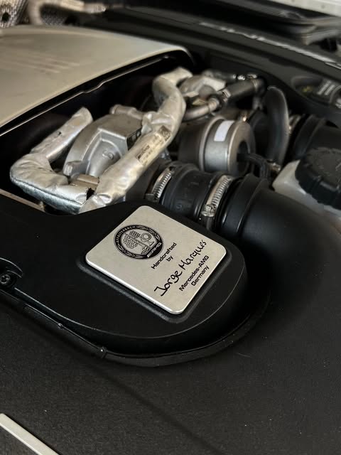 MERCEDES-BENZ C 63 AMG C63S - Imagem 11