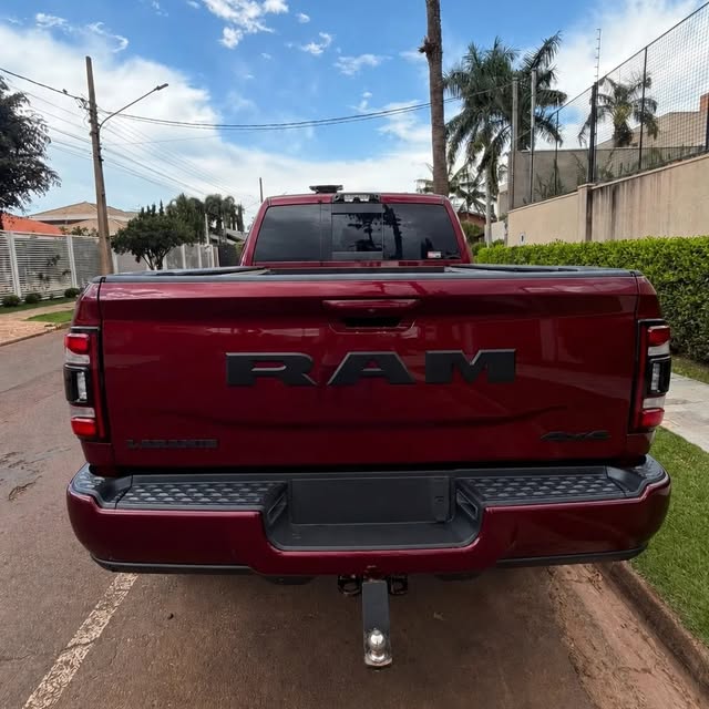 RAM 2500 LARAMIE NIGHT EDITION - Imagem 4