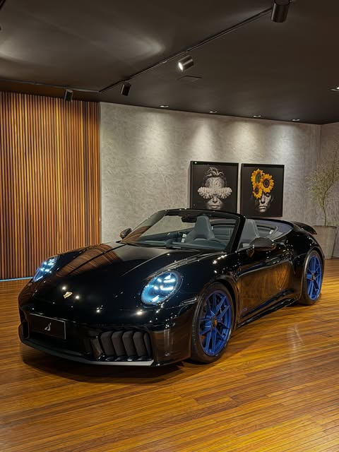 PORSCHE 911 GTS - Imagem 1
