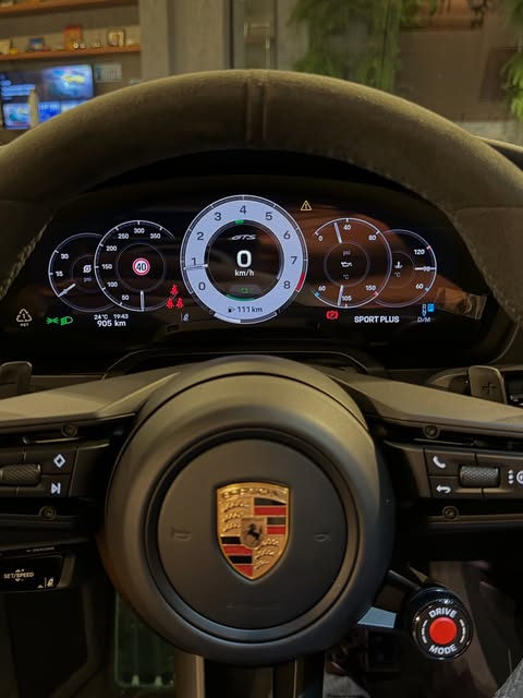 PORSCHE 911 GTS - Imagem 13