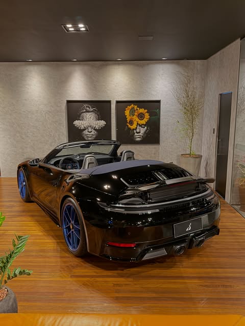 PORSCHE 911 GTS - Imagem 18