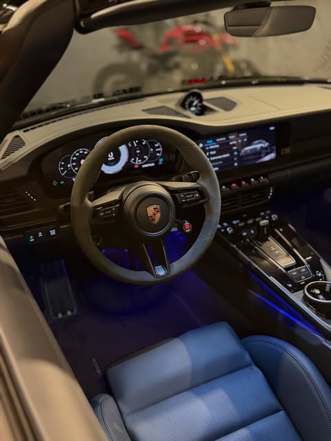 PORSCHE 911 GTS - Imagem 19