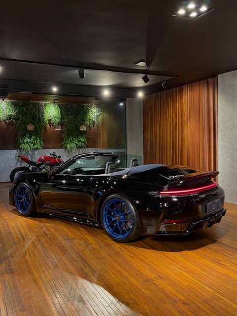 PORSCHE 911 GTS - Imagem 3