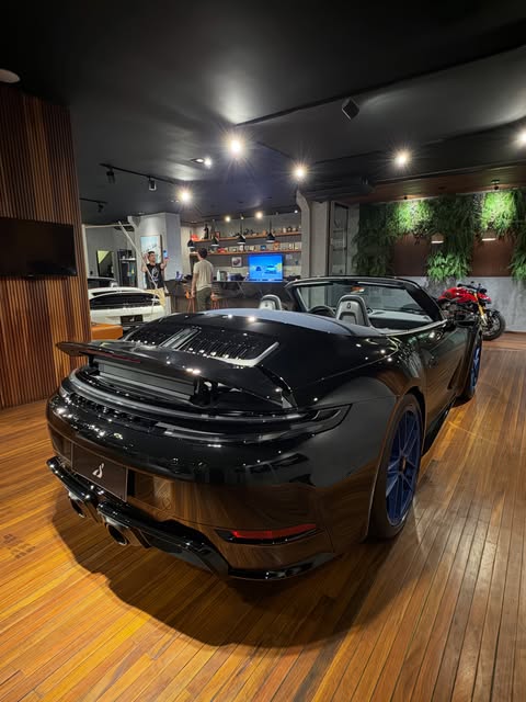 PORSCHE 911 GTS - Imagem 6