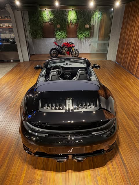 PORSCHE 911 GTS - Imagem 7