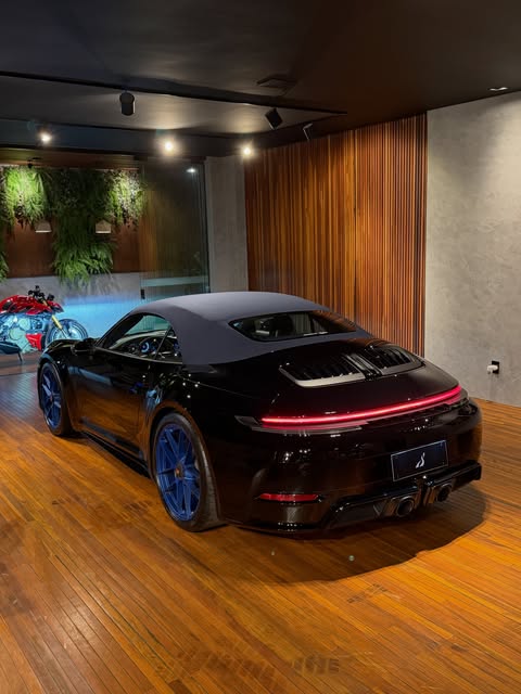PORSCHE 911 GTS - Imagem 9