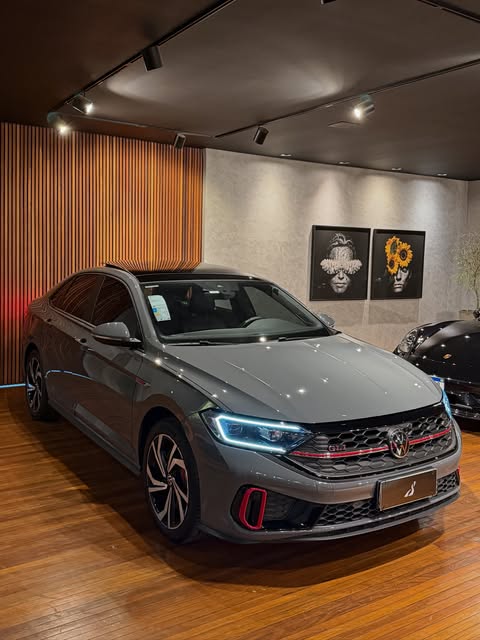 VOLKSWAGEN JETTA GLI - Imagem 1