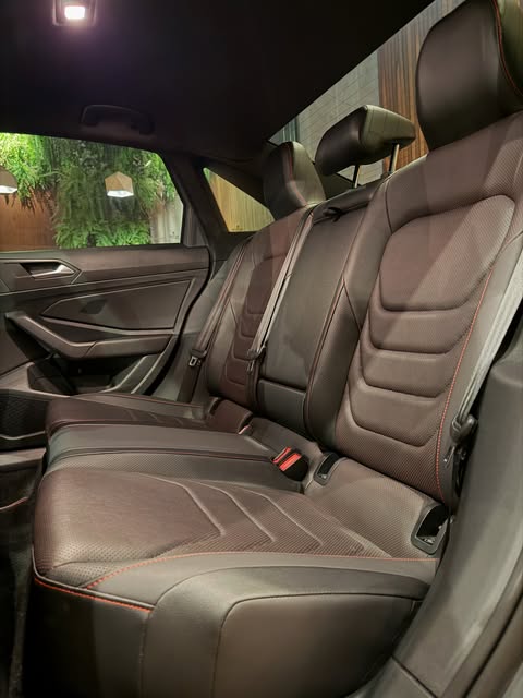 VOLKSWAGEN JETTA GLI - Imagem 9