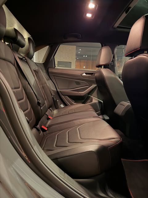 VOLKSWAGEN JETTA GLI - Imagem 10