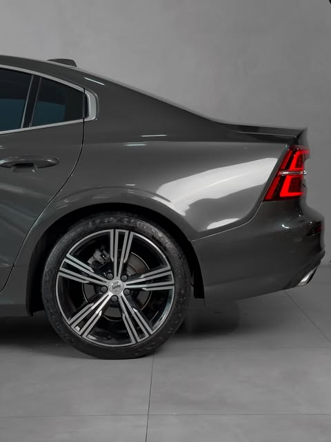 VOLVO S60 T5 INSCRIPTION - Imagem 9