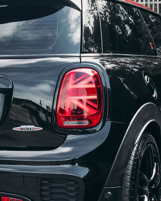 MINI COOPER JCW - Imagem 10