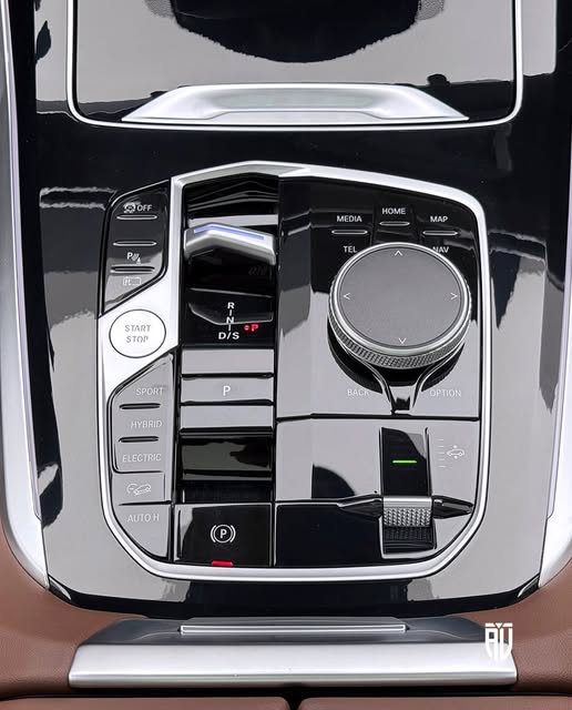BMW X5 XDRIVE50E M SPORT - Imagem 10