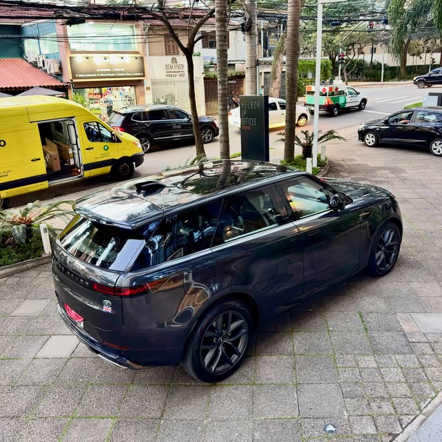 LAND ROVER RANGE ROVER SPORT P510E PHEV DYNAMIC HSE - Imagem 4
