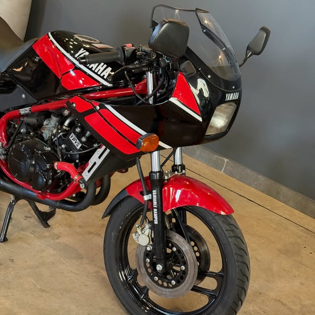 YAMAHA RD 350 - Imagem 4