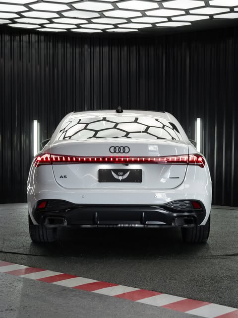 AUDI A5 PERFORMANCE S LINE - Imagem 17