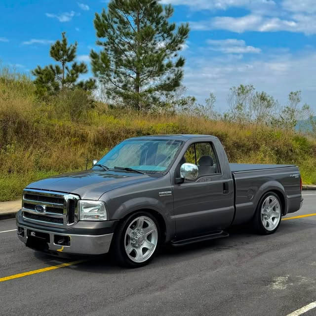 FORD F-250 XLT-L - Imagem 1