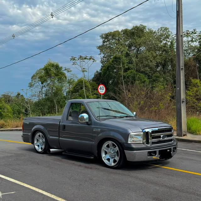 FORD F-250 XLT-L - Imagem 2