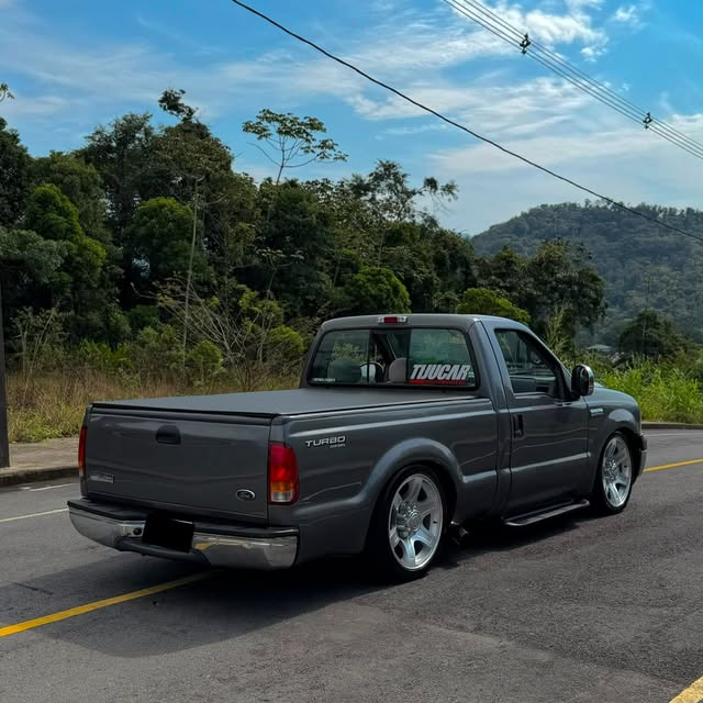 FORD F-250 XLT-L - Imagem 3