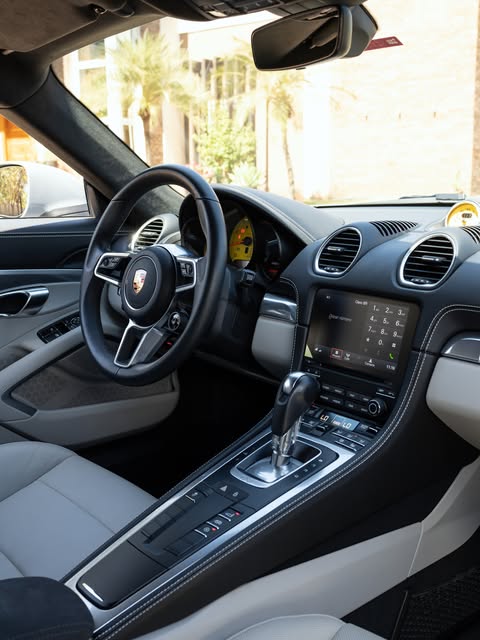 PORSCHE 718 CAYMAN STYLE EDITION - Imagem 5
