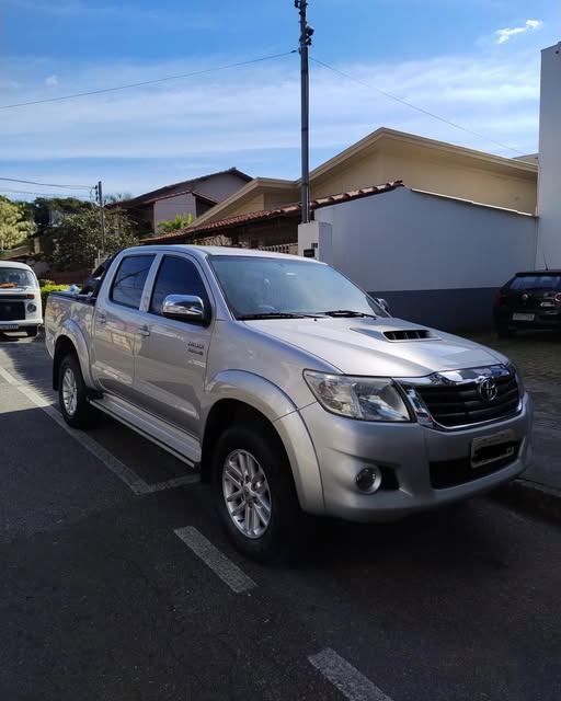 TOYOTA HILUX SRV - Imagem 1