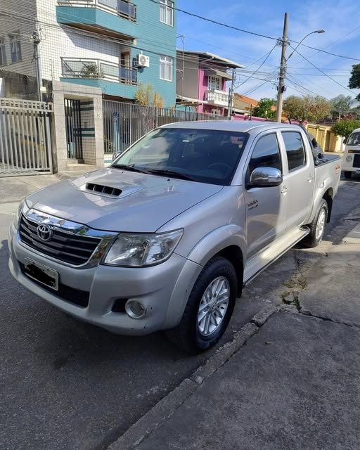 TOYOTA HILUX SRV - Imagem 2