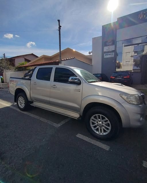 TOYOTA HILUX SRV - Imagem 3