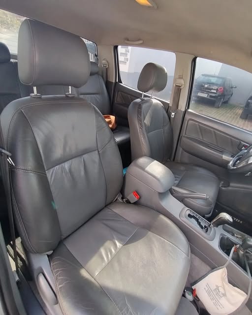 TOYOTA HILUX SRV - Imagem 10