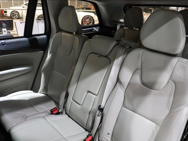 VOLVO XC90 T8 ULTIMATE - Imagem 9