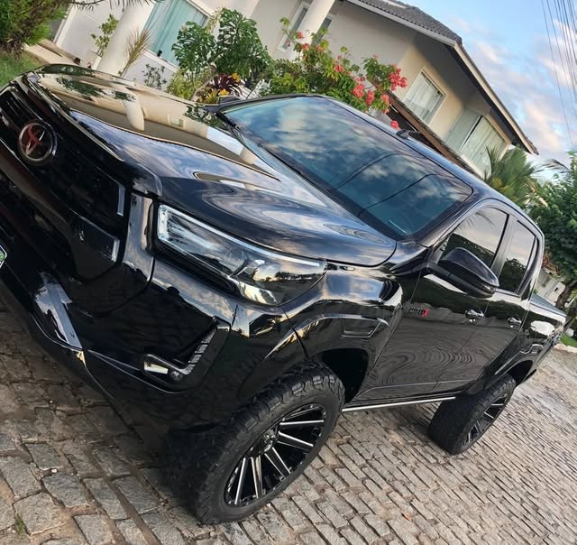 TOYOTA HILUX SRX 2.8 TURBO DIESEL - Imagem 4