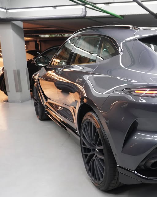 ASTON MARTIN DBX DBX707 - Imagem 9
