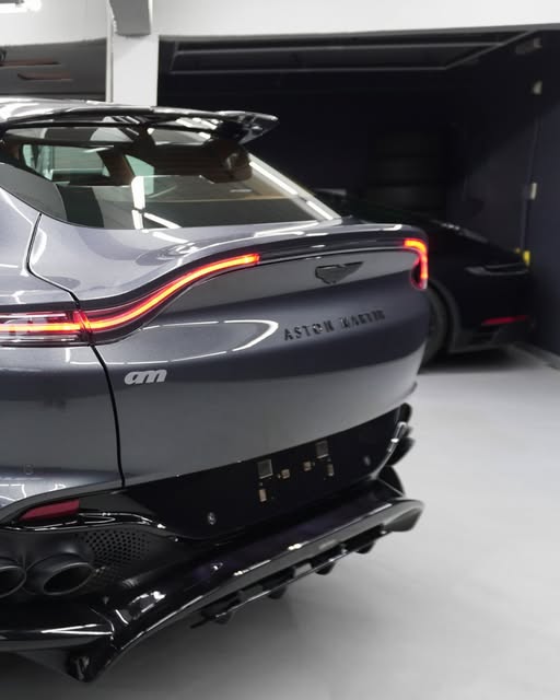 ASTON MARTIN DBX DBX707 - Imagem 10