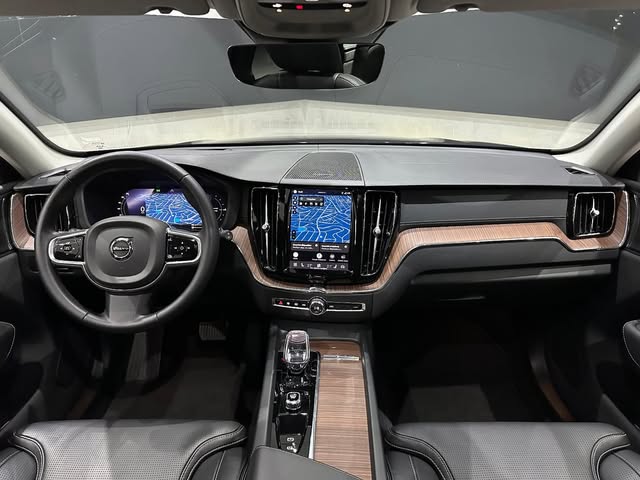 VOLVO XC60 T8 RECHARGE ULTIMATE AWD GEARTRONIC - Imagem 6