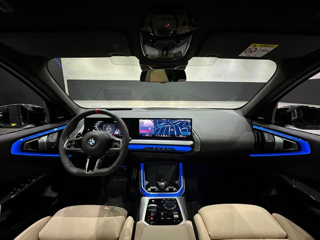 BMW X3 M50 - Imagem 7