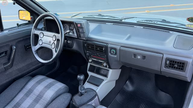 VOLKSWAGEN VOYAGE SPORT 1.8S - Imagem 14