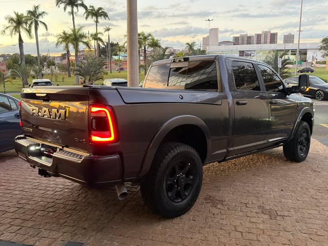 RAM 3500 NIGHT EDITION - Imagem 4
