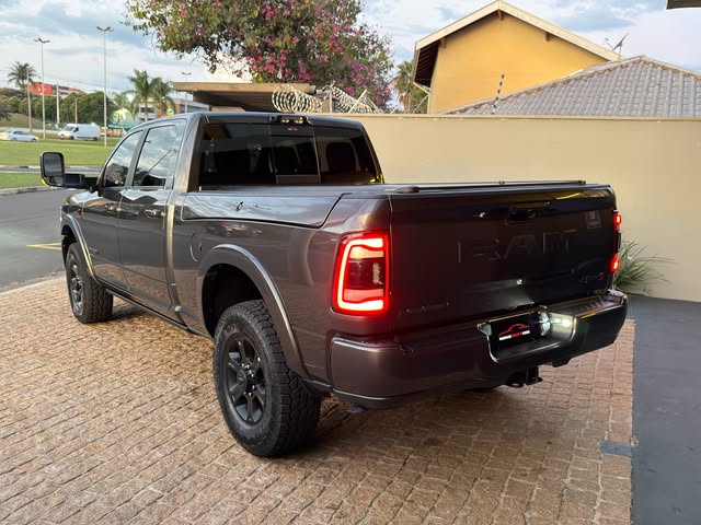 RAM 3500 NIGHT EDITION - Imagem 6