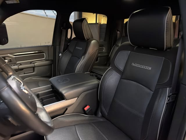 RAM 3500 NIGHT EDITION - Imagem 7